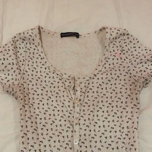 Cute brandy Melville floral top barely worn